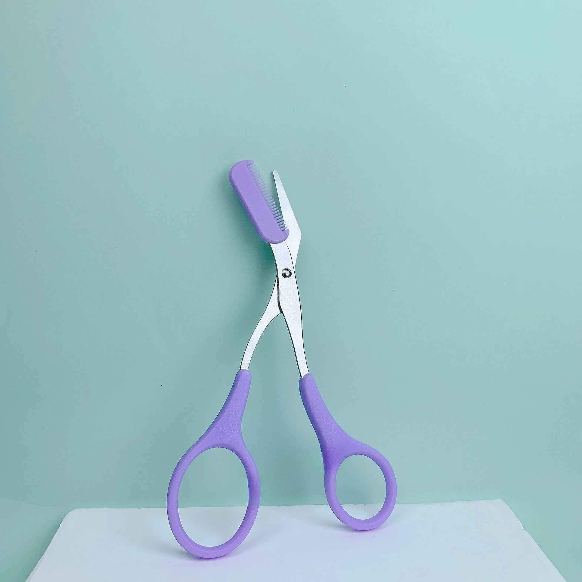 Pink Eyebrow Trimming Scissors – Precise Grooming Tool